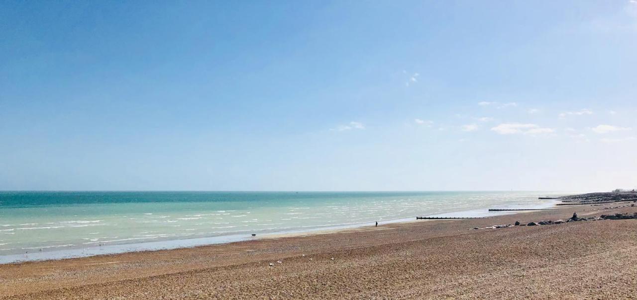 Lancing Beach Apartment. Exteriör bild